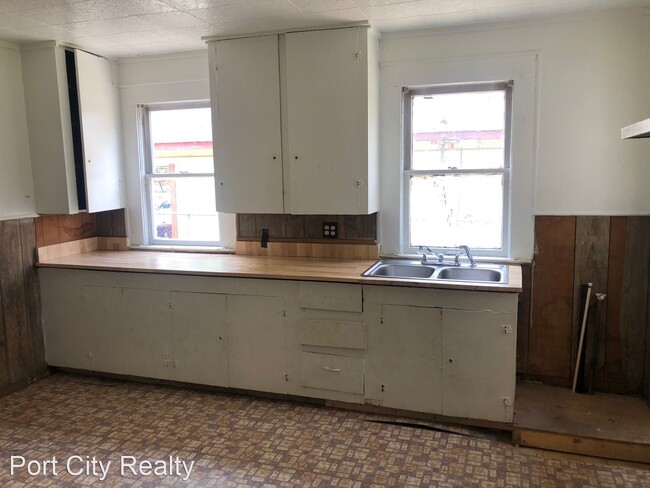 Building Photo - 2 br, 1 bath House - 3020 Drexel St.