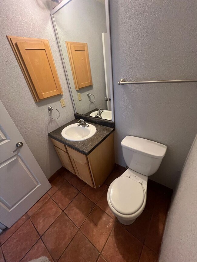 Foto del edificio - Charming 2bd  1.5ba home in South KC