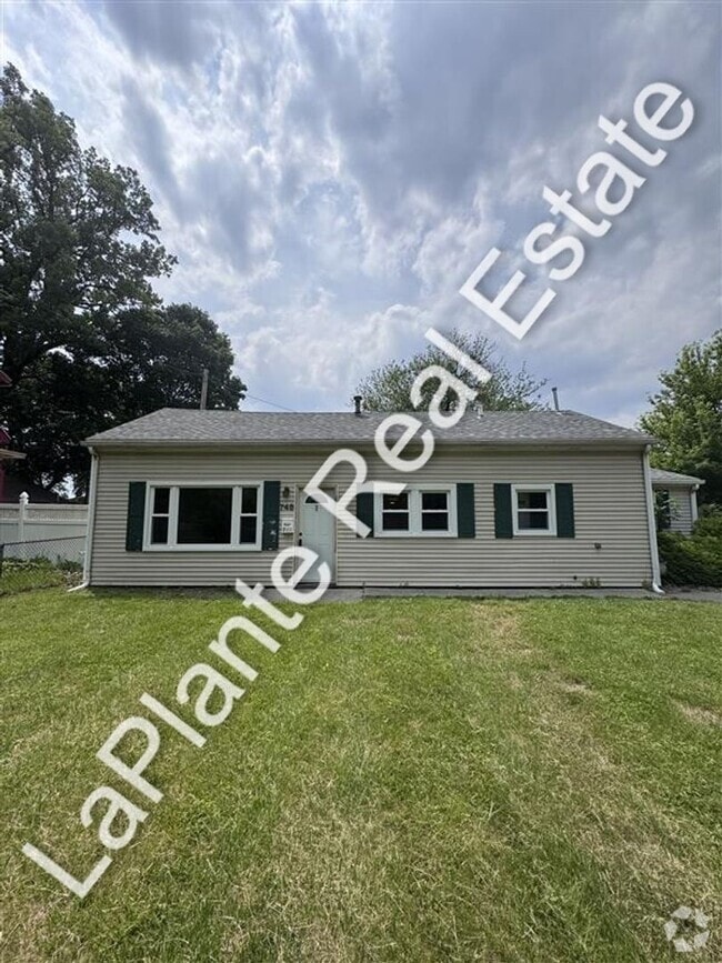 Building Photo - 748 Weston St