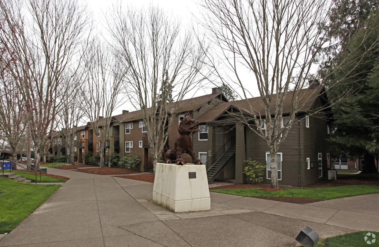 Primary Photo - Vandervelden Court
