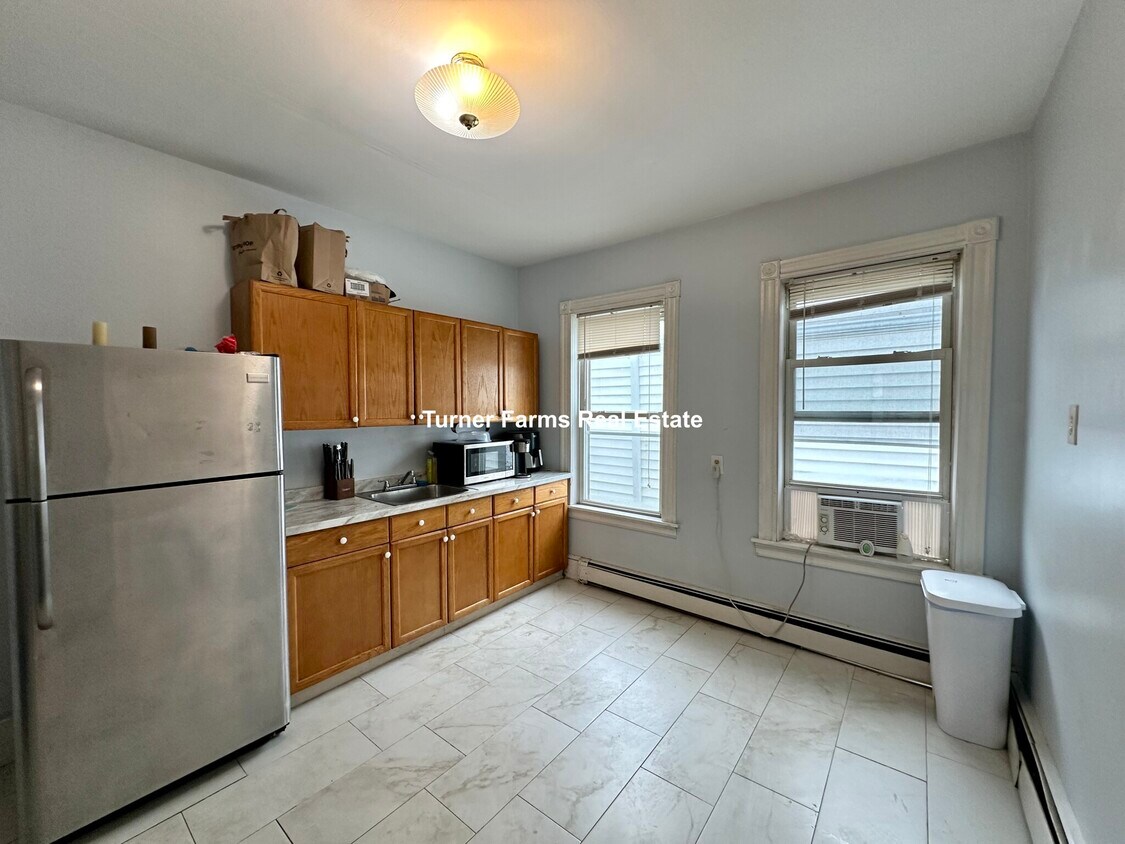 Foto principal - 61 Crescent Ave