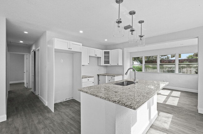 Building Photo - 3040 NW 8th Pl