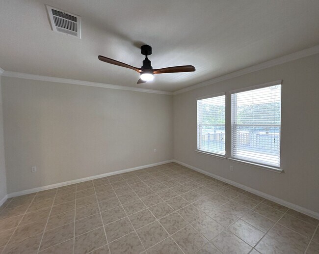 Foto del edificio - 215 Paint Creek Ln