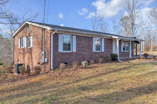 Foto del edificio - 107 Rosewood Cir