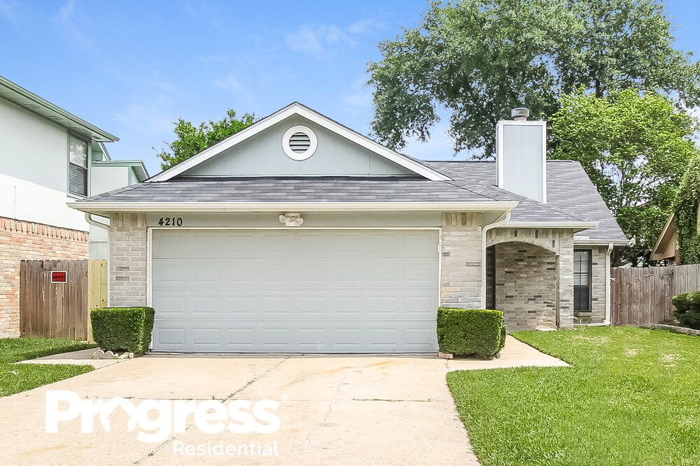 Foto principal - 4210 Hawk Meadow Dr