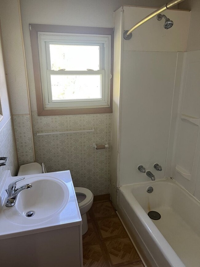 Foto del edificio - Spacious 2 bedroom house in Penn Hills!!!
