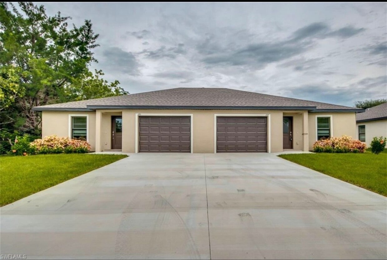 3 Bedroom 2 Bath 1 Car Garage In Cape Coral! - 3 Bedroom 2 Bath 1 Car Garage In Cape Coral!