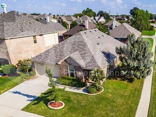 Building Photo - 2801 Coyote Trail