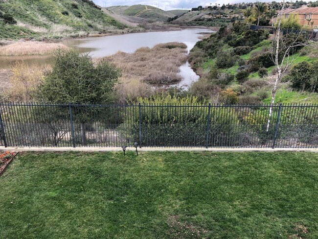 Building Photo - 4Bd/2.5 Ba Home with incredible views of Hubbert Lake! Call for details or to schedule showing!