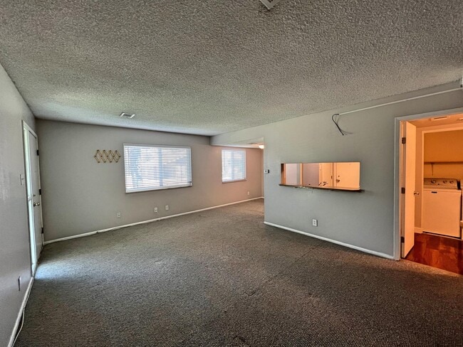 Building Photo - 1250 S Monaco Pkwy