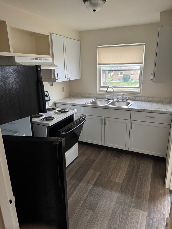 Building Photo - 3 Duffy Ct