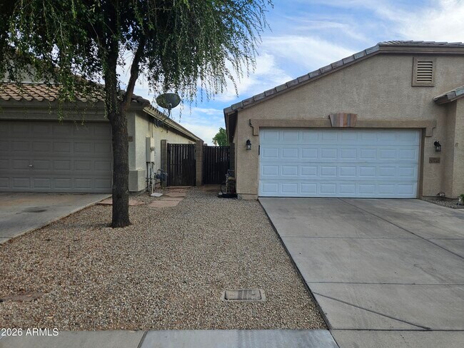 Building Photo - 10937 E Catalina Ave