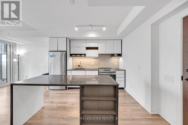 Building Photo - 4065-4065 Confederation Pkwy