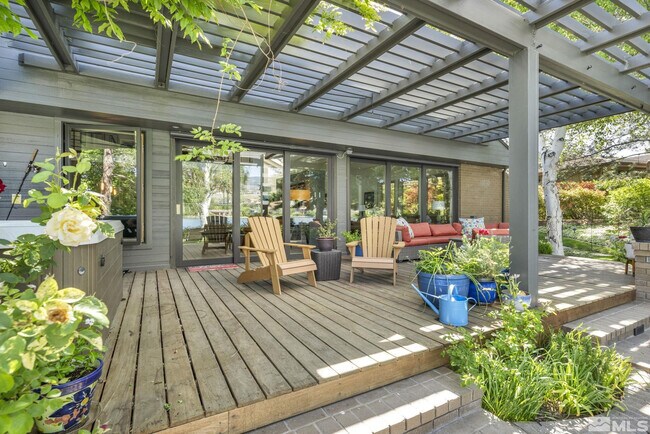Foto del edificio - 2625 Spinnaker Dr
