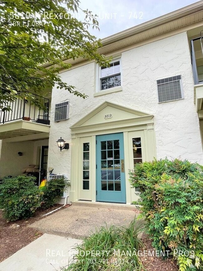 Building Photo - 5819 Rexford Dr