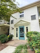 Building Photo - 5819 Rexford Dr