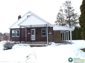 Building Photo - 2250 Siegfried Ave