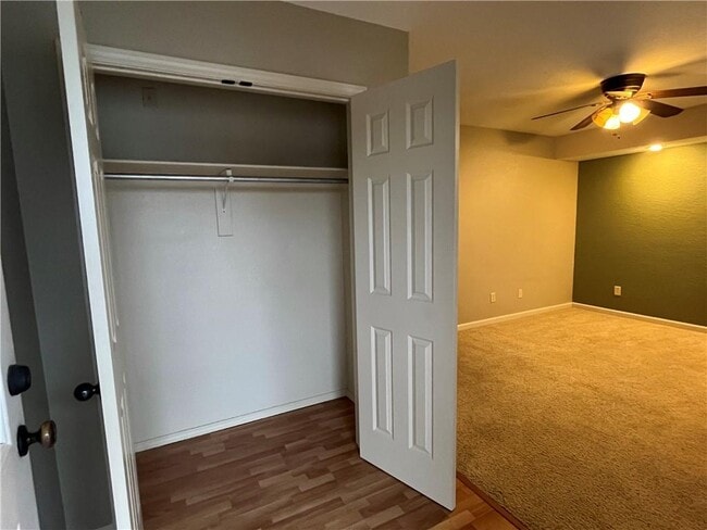 Foto del edificio - 806 W Tahlequah St