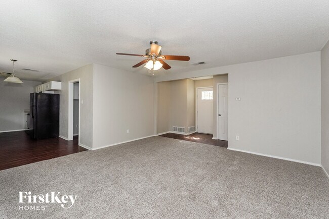 Building Photo - 1409 Harrison Ln