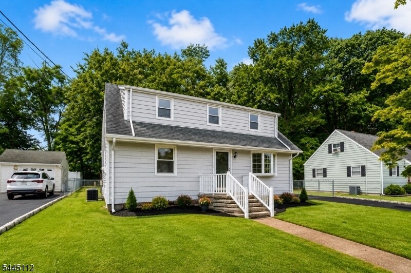 Foto del edificio - 18 Farmingdale Ave