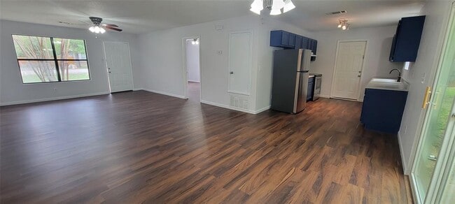 Building Photo - 386 Lamaloa Ln