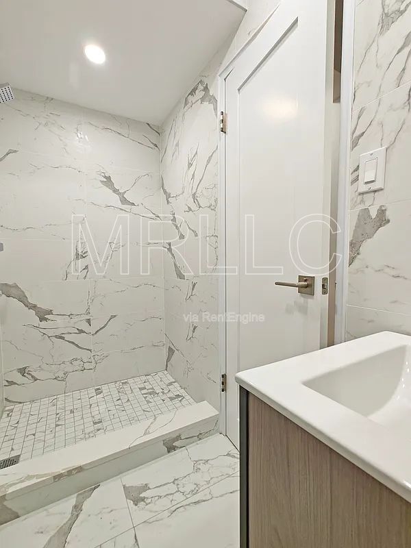 Building Photo - 100 Remsen St