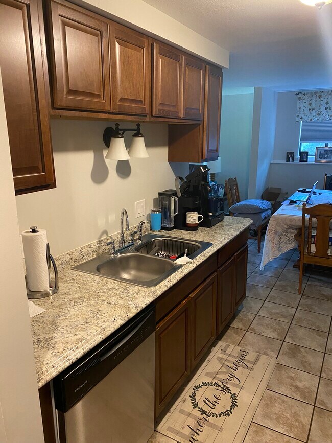 Building Photo - 146 Watertree Dr