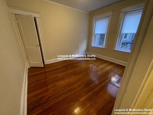 Building Photo - 64 Woodstock Ave