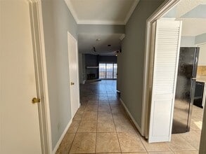 Building Photo - 7700 Creekbend Dr