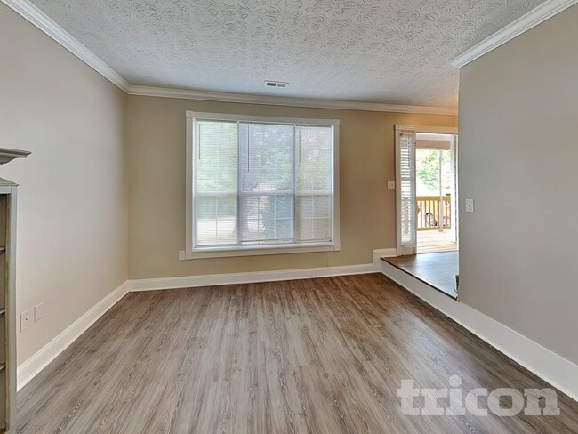 Building Photo - 3520 Willow Tree Cir