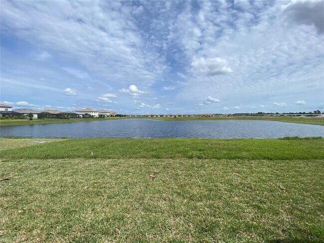 Foto del edificio - 5413 Mystic Water Cv