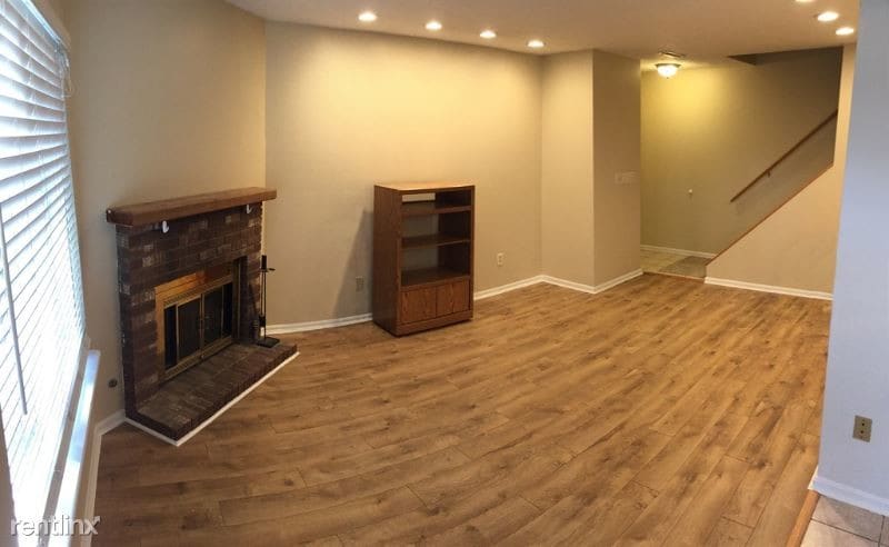 Primary Photo - 3 br, 2.5 bath Condo - 22310 River Walk Lane