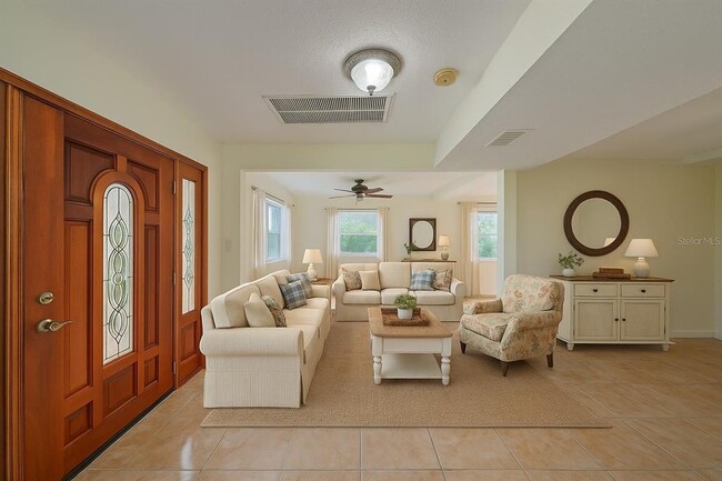 Building Photo - 2417 S 66th St