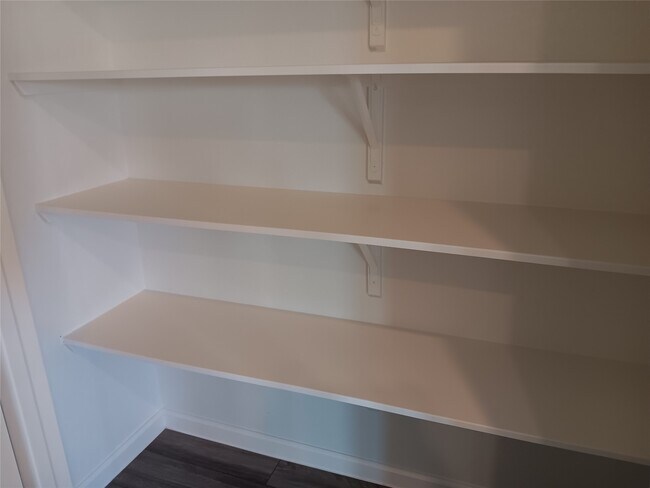 Foto del edificio - 7837 Pink Dahlia Dr