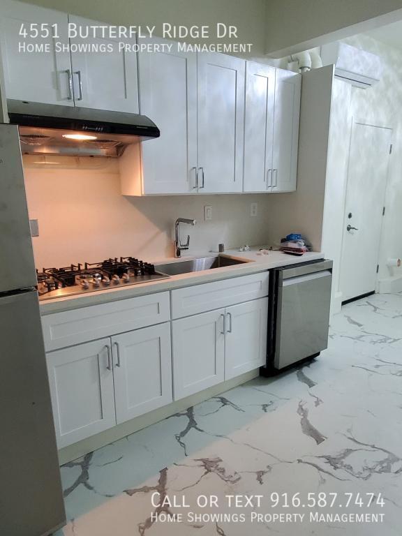 Foto del edificio - 4551 Butterfly Ridge Dr