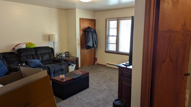 Building Photo - 1706 Boxwood Dr