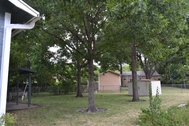 Building Photo - 5709 Chesterfield Ave