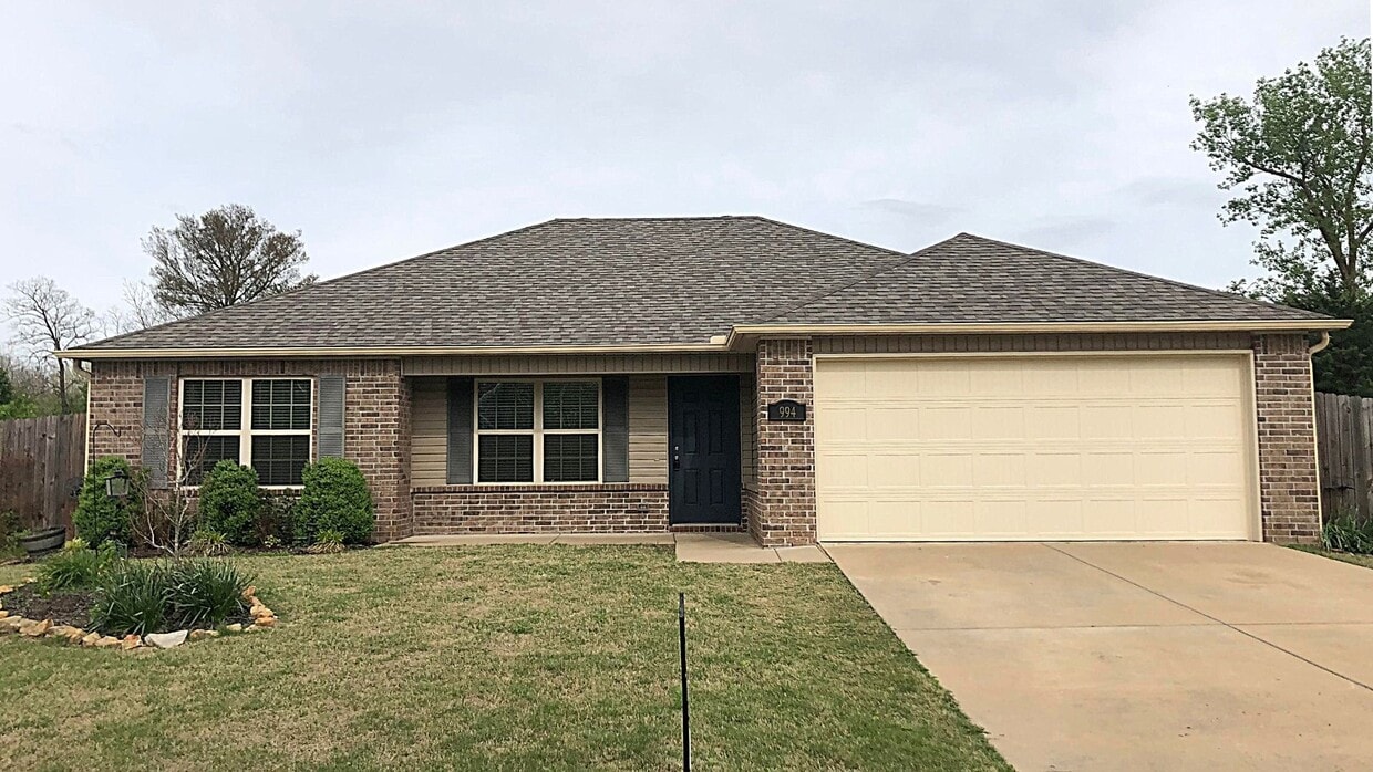 994 S Splash Dr, Fayetteville, AR 72701 House Rental in Fayetteville