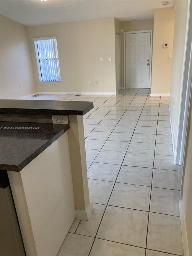 Building Photo - 1901 San Remo Cir