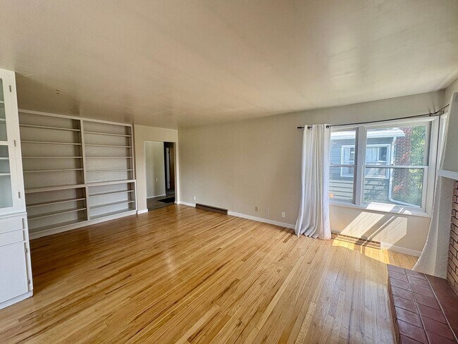 Foto del edificio - 1215 Avenue E