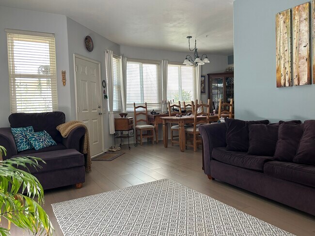 Sala de estar - 1207 Manzanita Way
