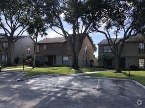 Building Photo - 803 Sandtree Dr