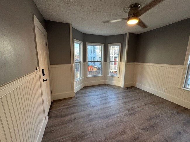 Building Photo - 14 Hillside St