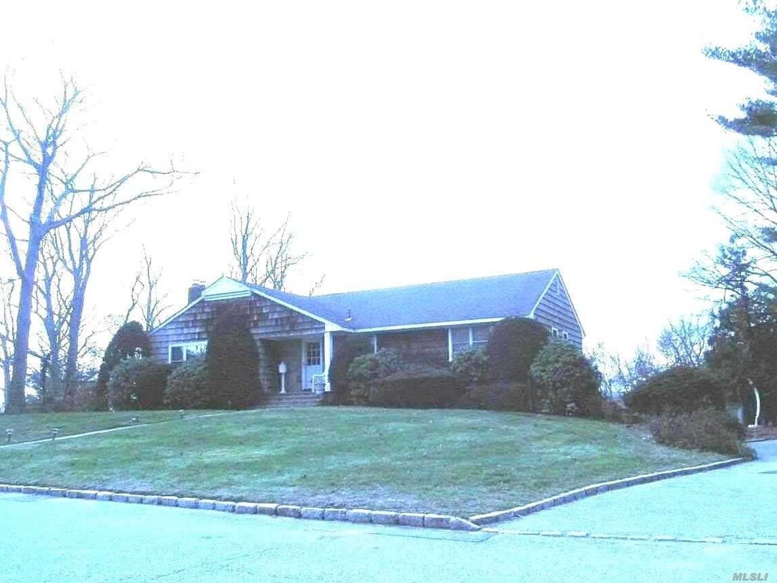 Primary Photo - 25 Holden Ln