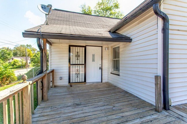 Building Photo - 2324 Adair Avenue