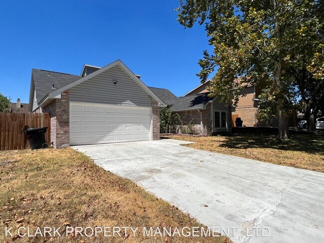 Building Photo - 4 br, 2.5 bath House - 3517 FOXBRIAR LANE