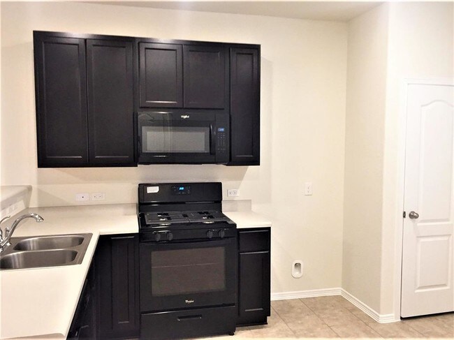 Foto del edificio - 13210 Tidwell Rd