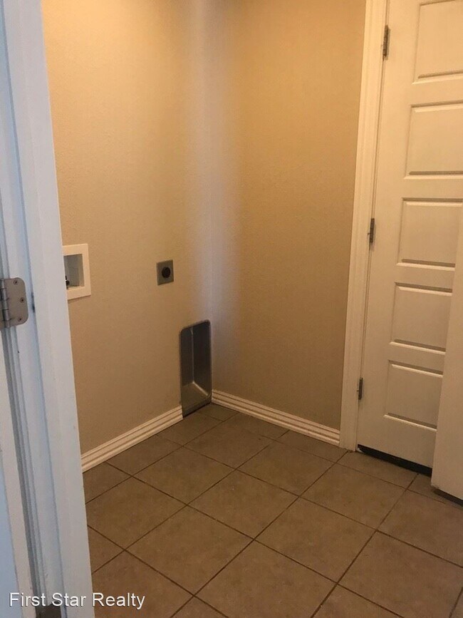 Foto del edificio - 3 br, 2 bath House - 861 Carroll Drive