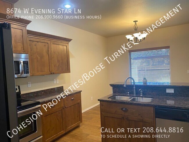 Foto del edificio - Like-new home, 3bds and 2.5 baths, all the...