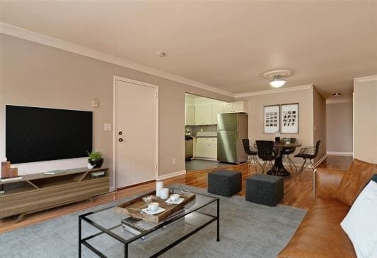 Building Photo - 425 5th St